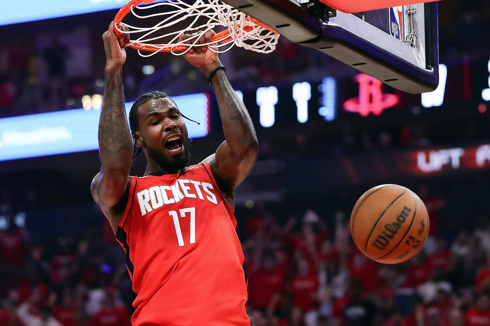 关于今晨休斯敦火箭备战法国杯，官宣签约细节曝光，气氛紧张，赛程密集仍需轮换的信息