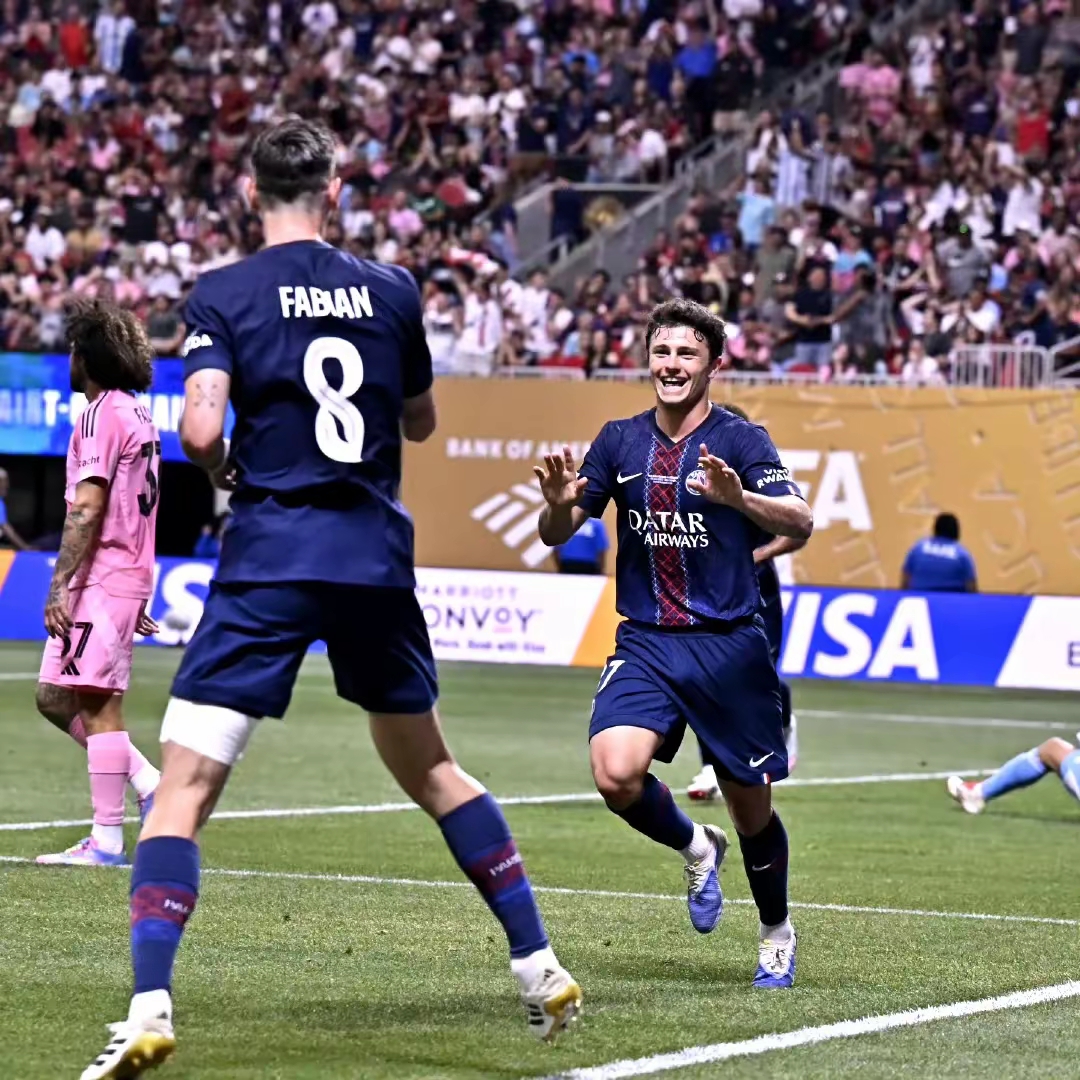 包含曼联国际比赛日遗憾出局，志在足总杯名次提升，质疑声仍在，阵容厚度经受考验的词条