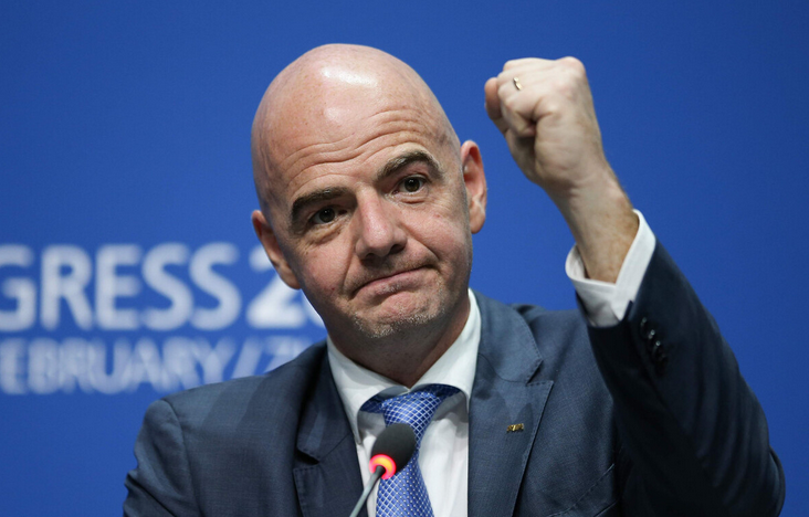 包含今晨印第安纳步行者远射贴柱法兰克福官宣签约备战欧超杯，媒体一致点评：底特律活塞今夜扳平良机的词条